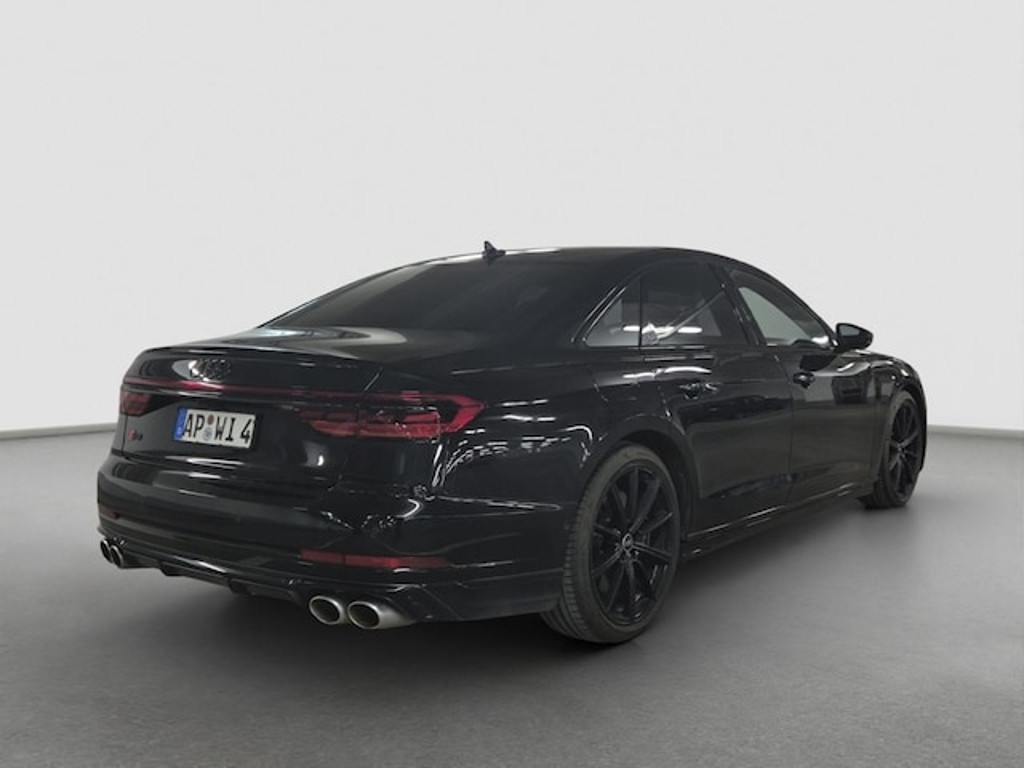 Audi S8