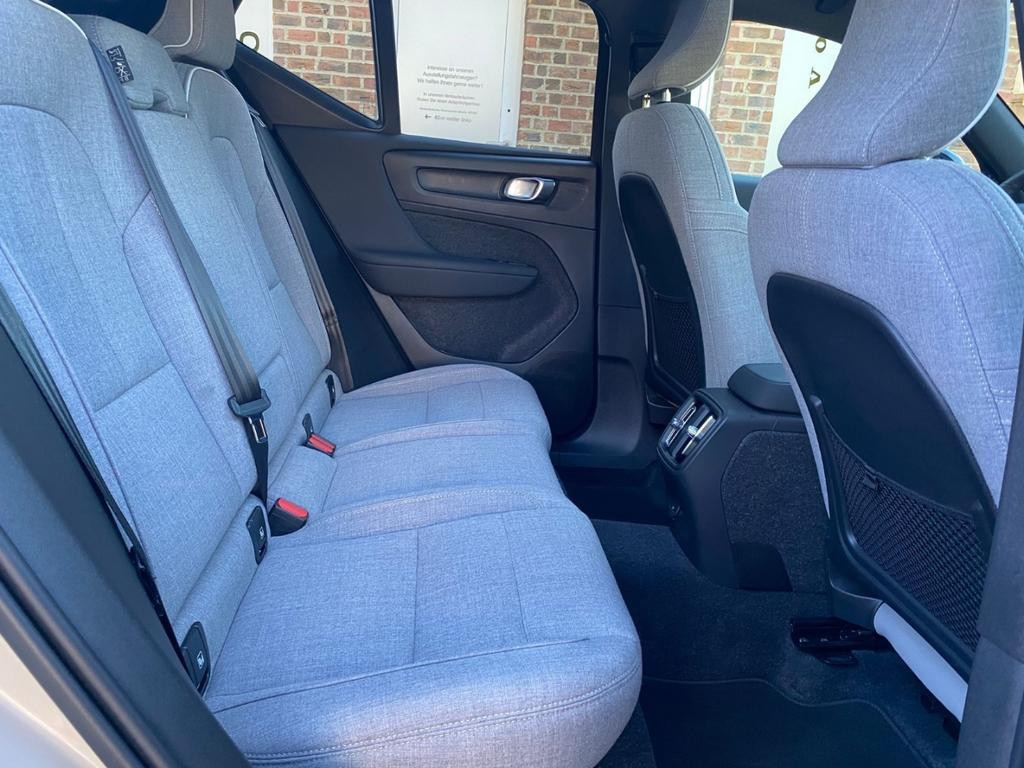 Volvo EX40