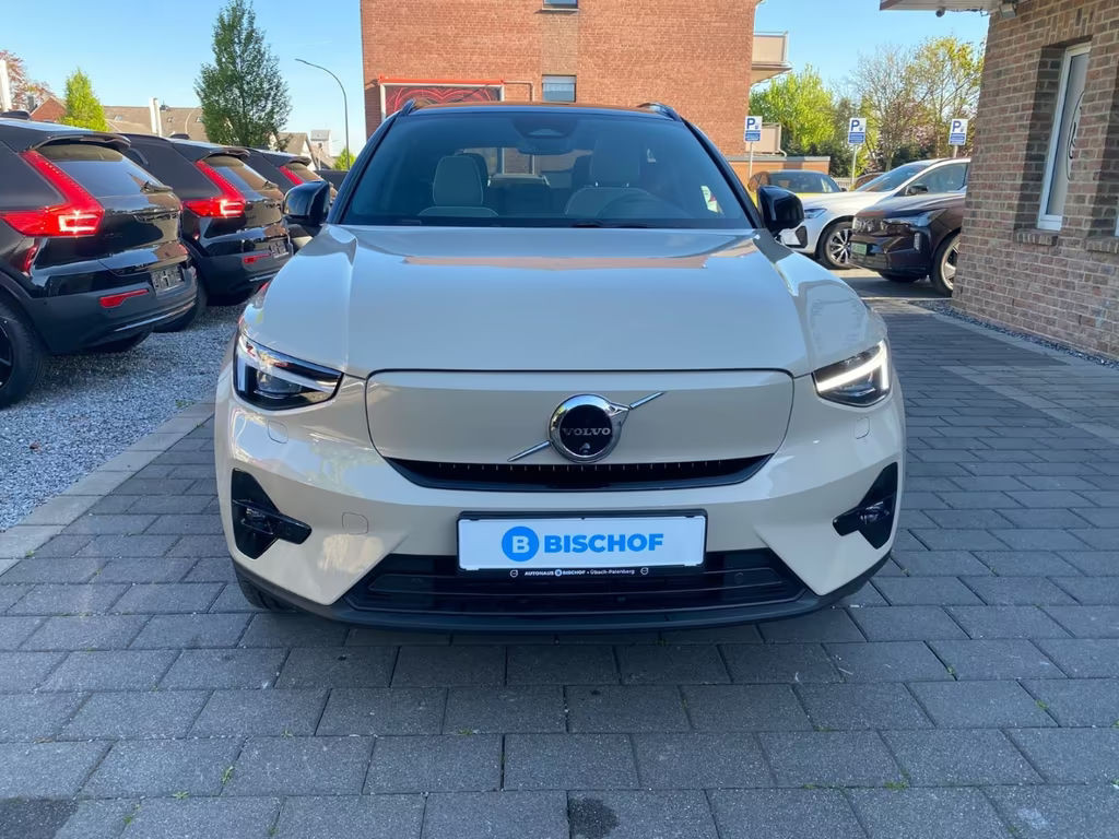 Volvo EX40