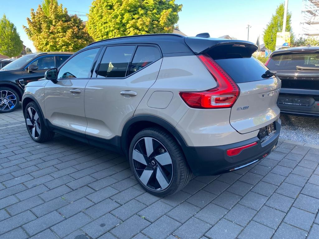 Volvo EX40