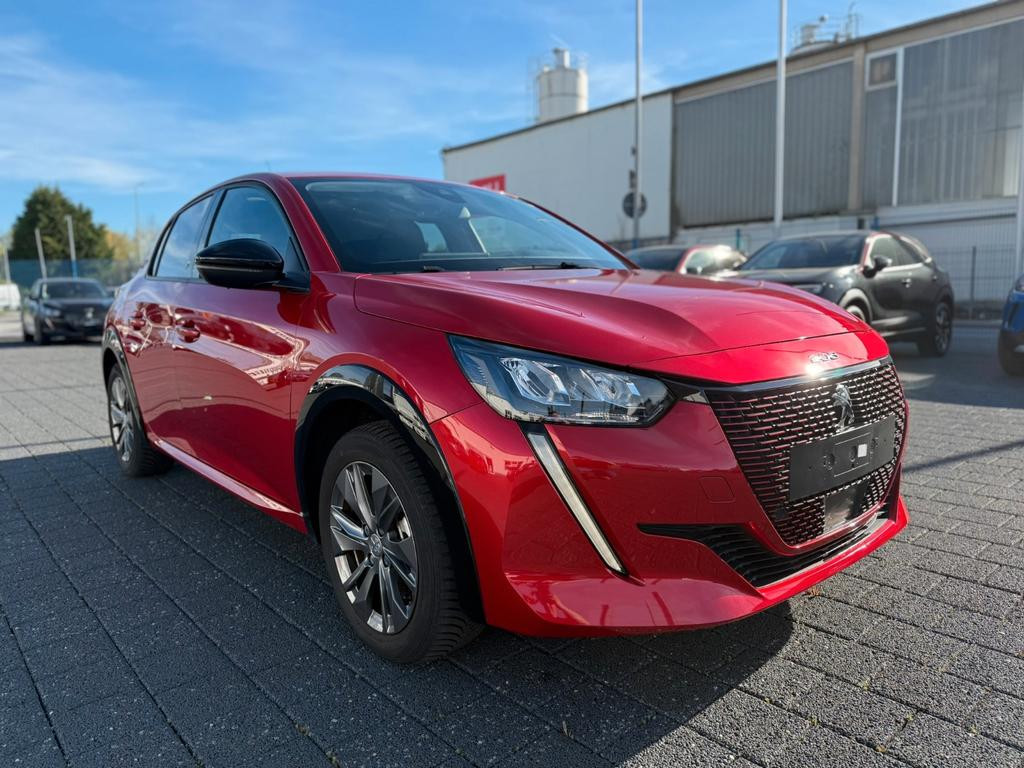 Peugeot e-208