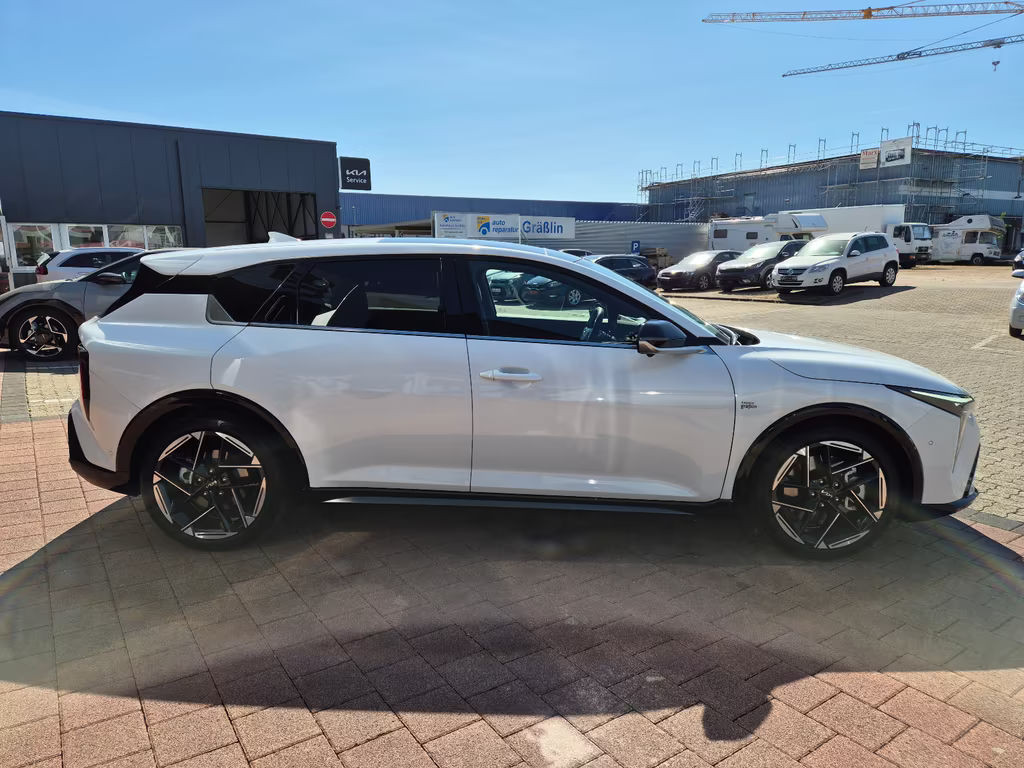 Kia K4