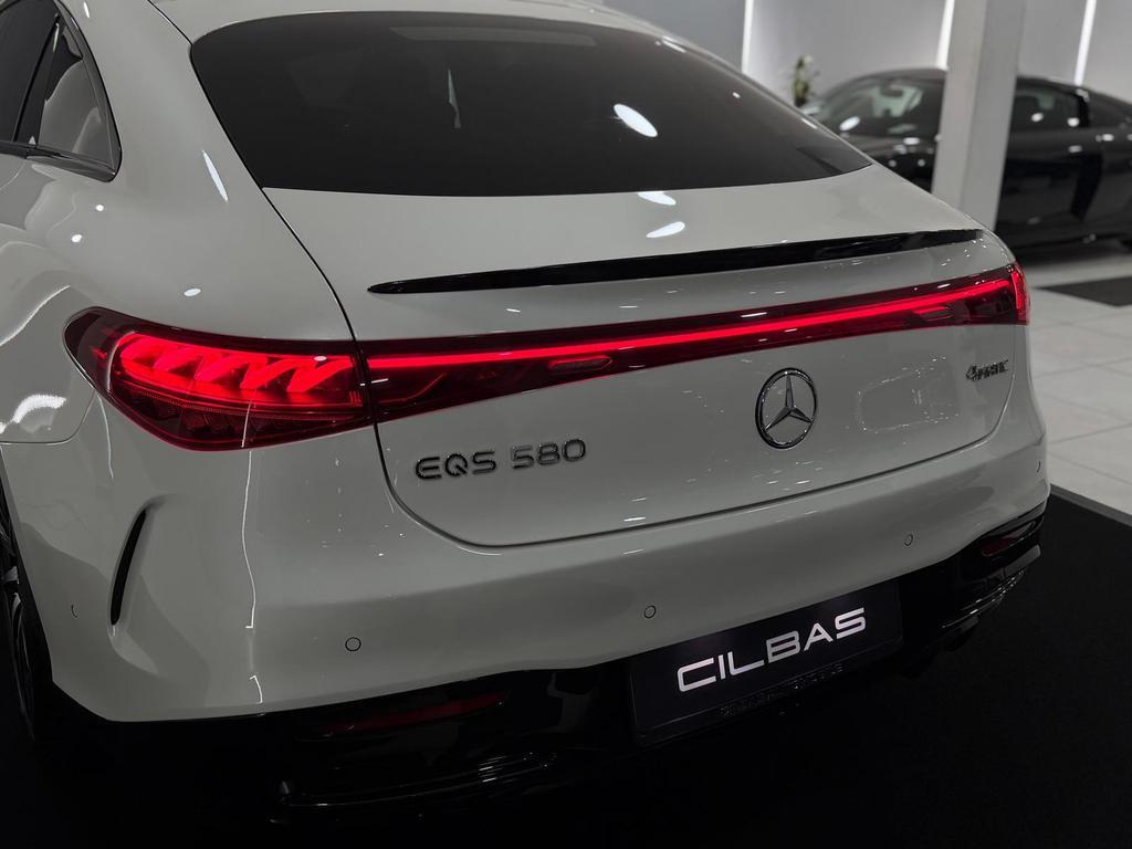 Mercedes-Benz EQS