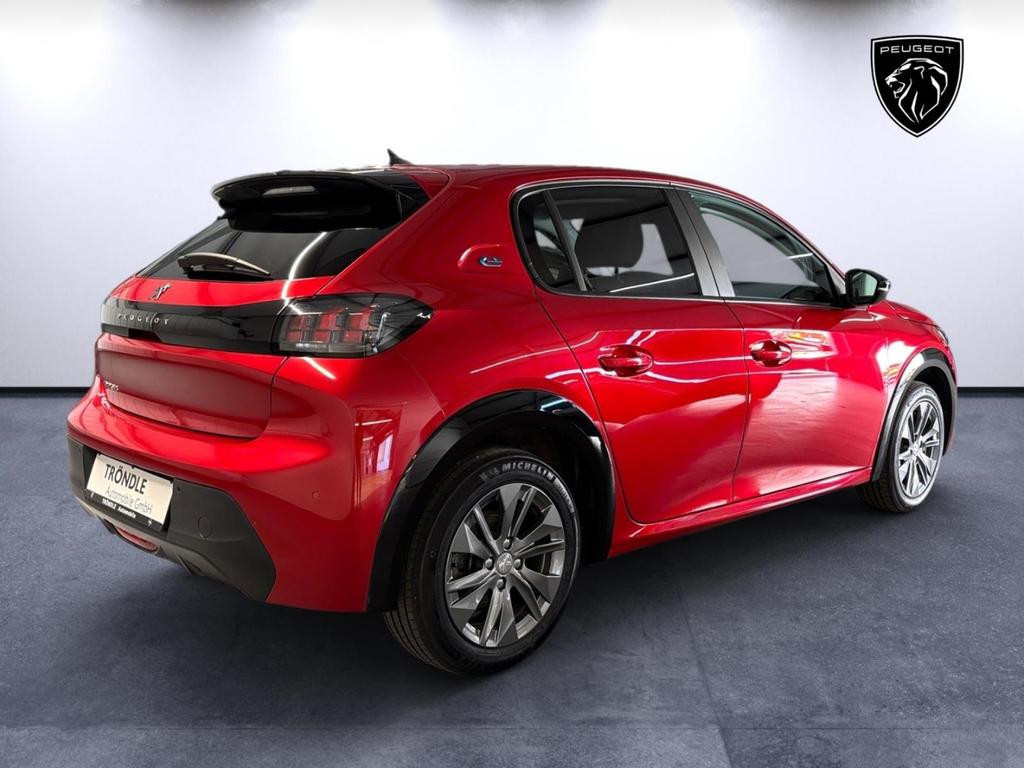 Peugeot e-208