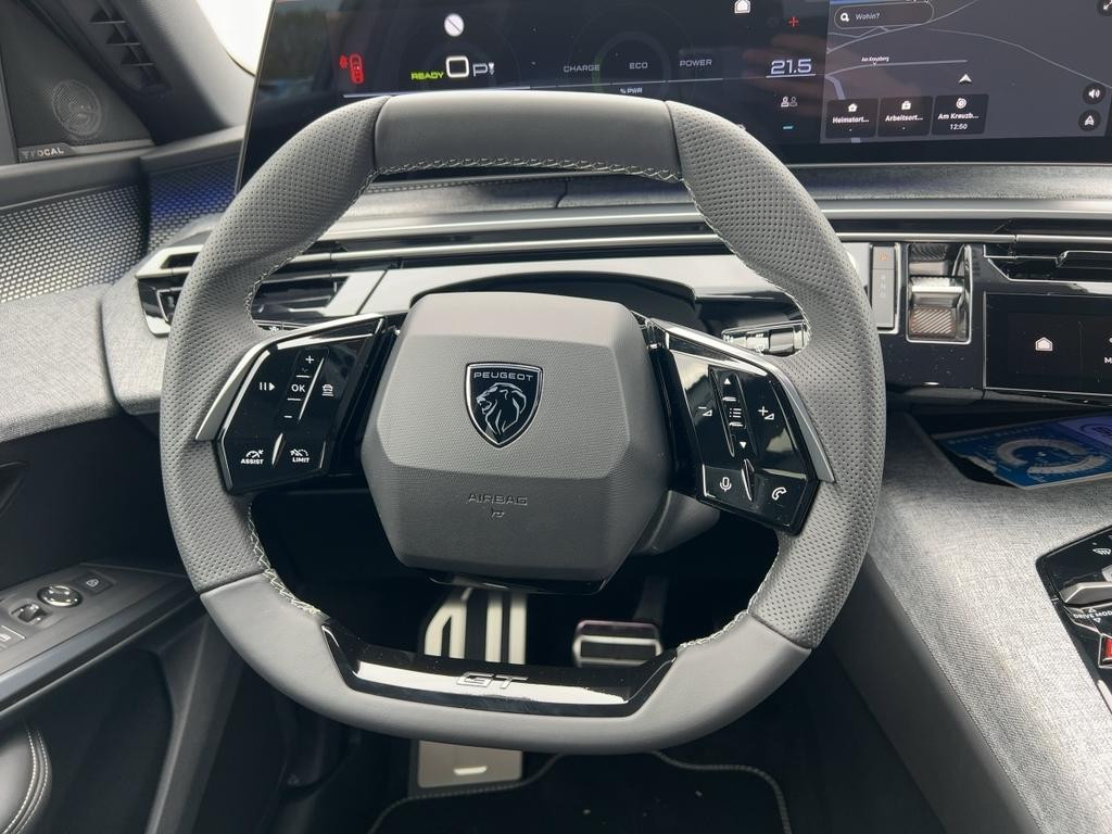 Peugeot E-3008