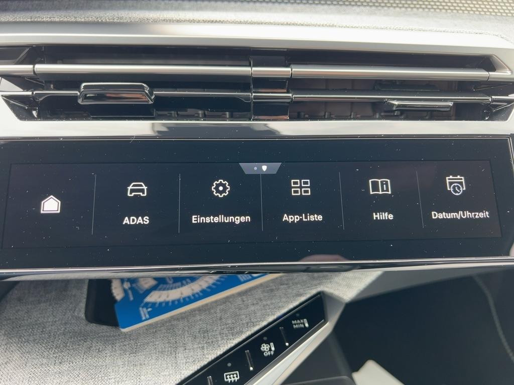 Peugeot E-3008