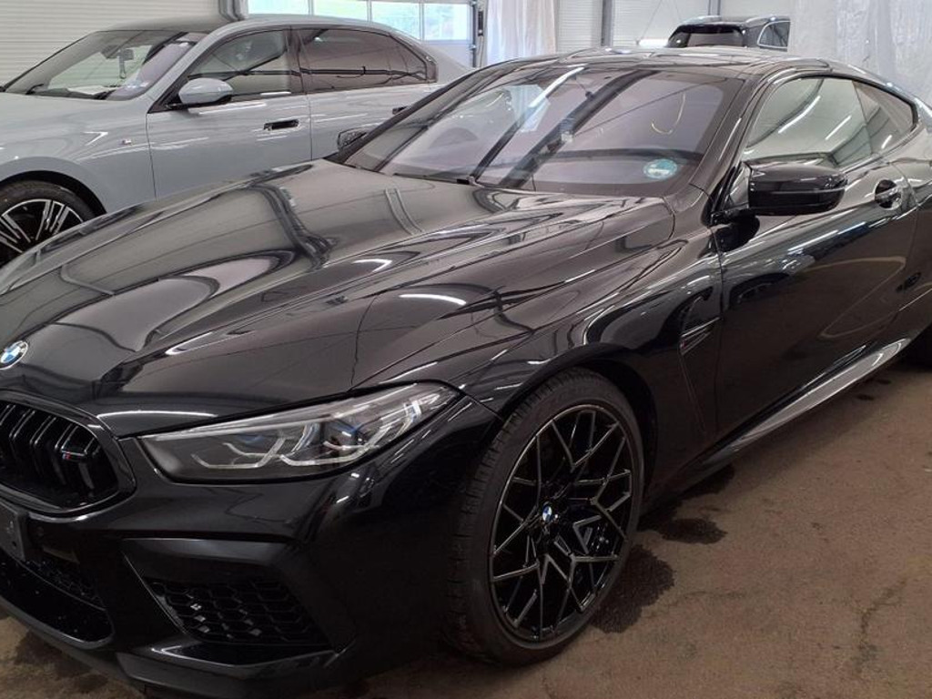 BMW M8 2025 Benzine