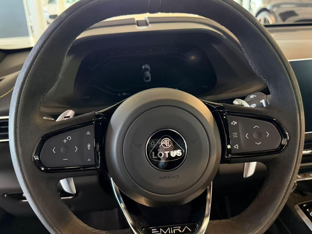 Lotus Emira