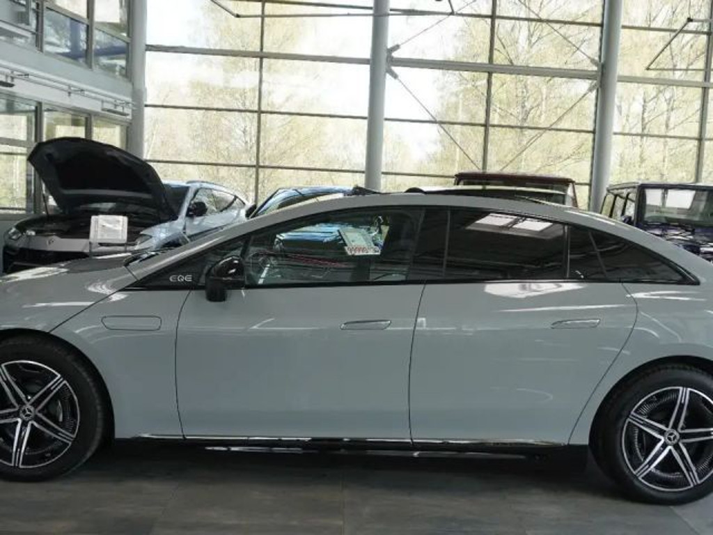 Mercedes-Benz EQE