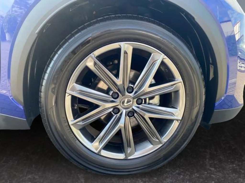 Lexus LBX