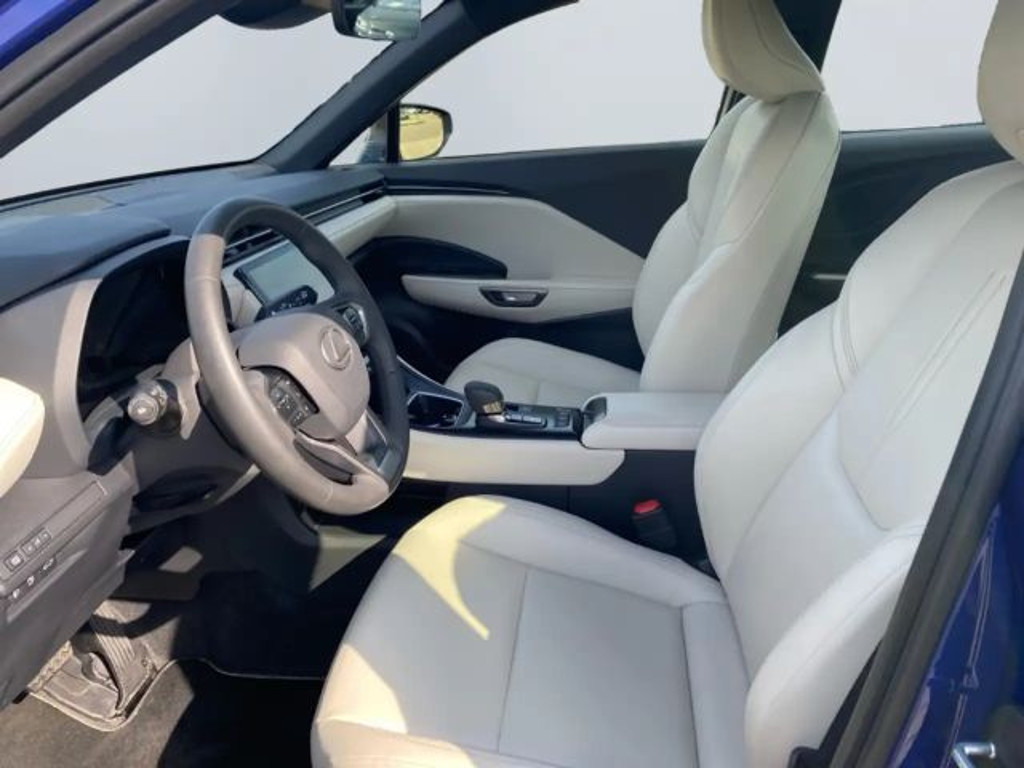 Lexus LBX