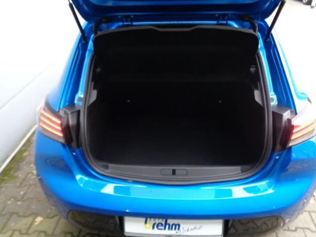 Peugeot e-208