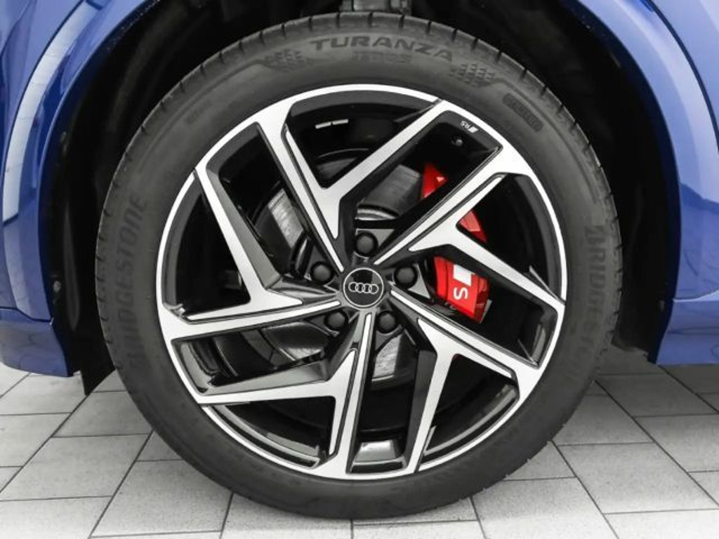 Audi SQ6 e-tron