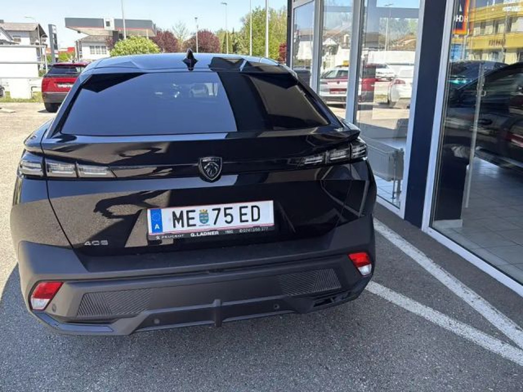 Peugeot 408