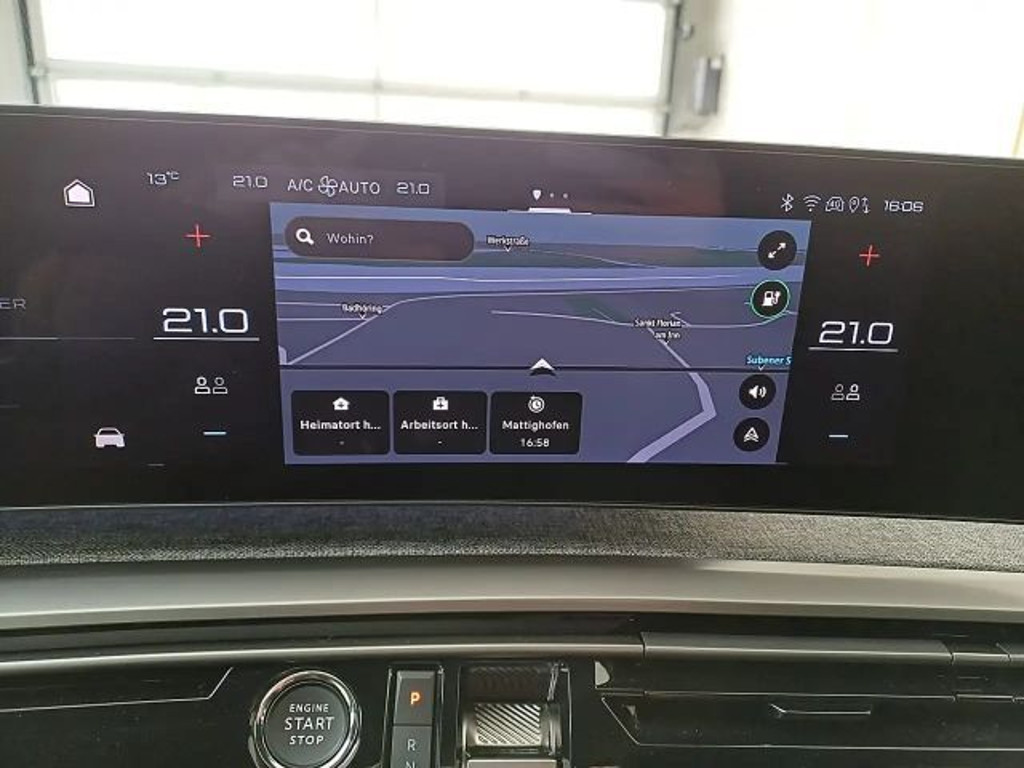 Peugeot E-3008