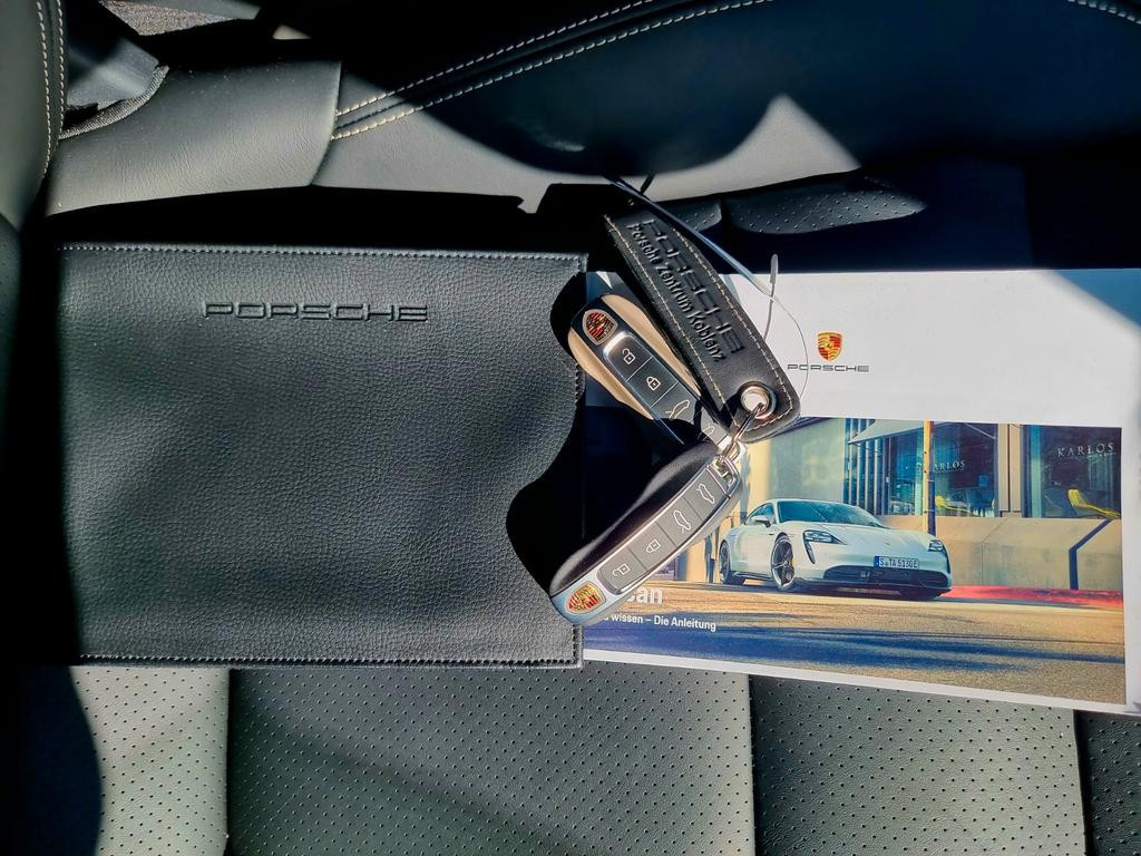 Porsche Taycan