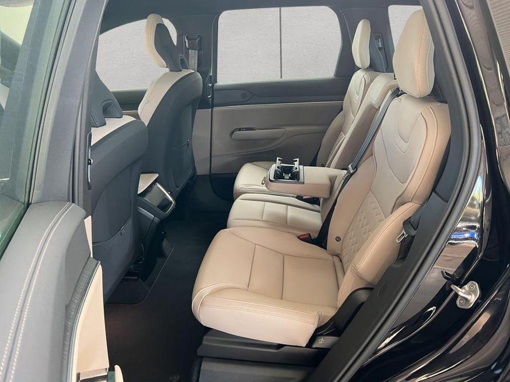 Volvo EX90