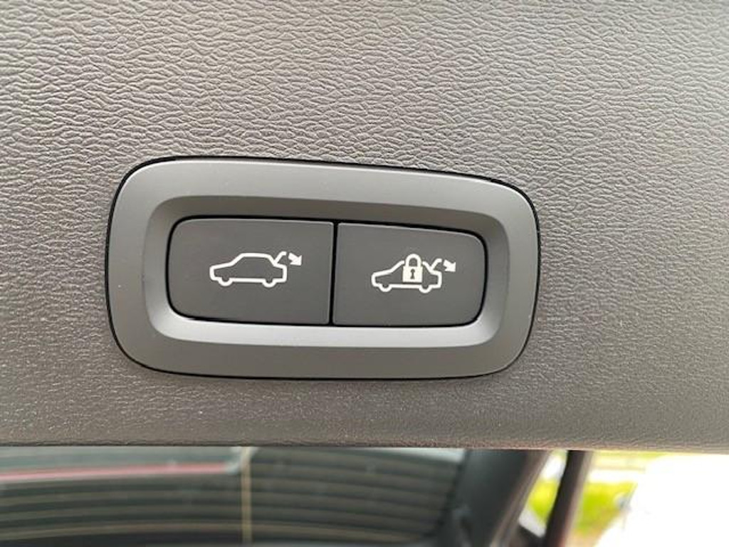 Volvo EX40