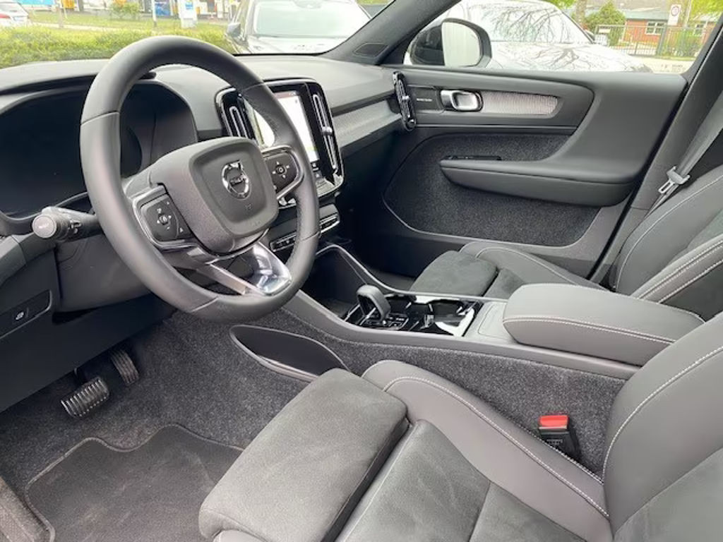 Volvo EX40