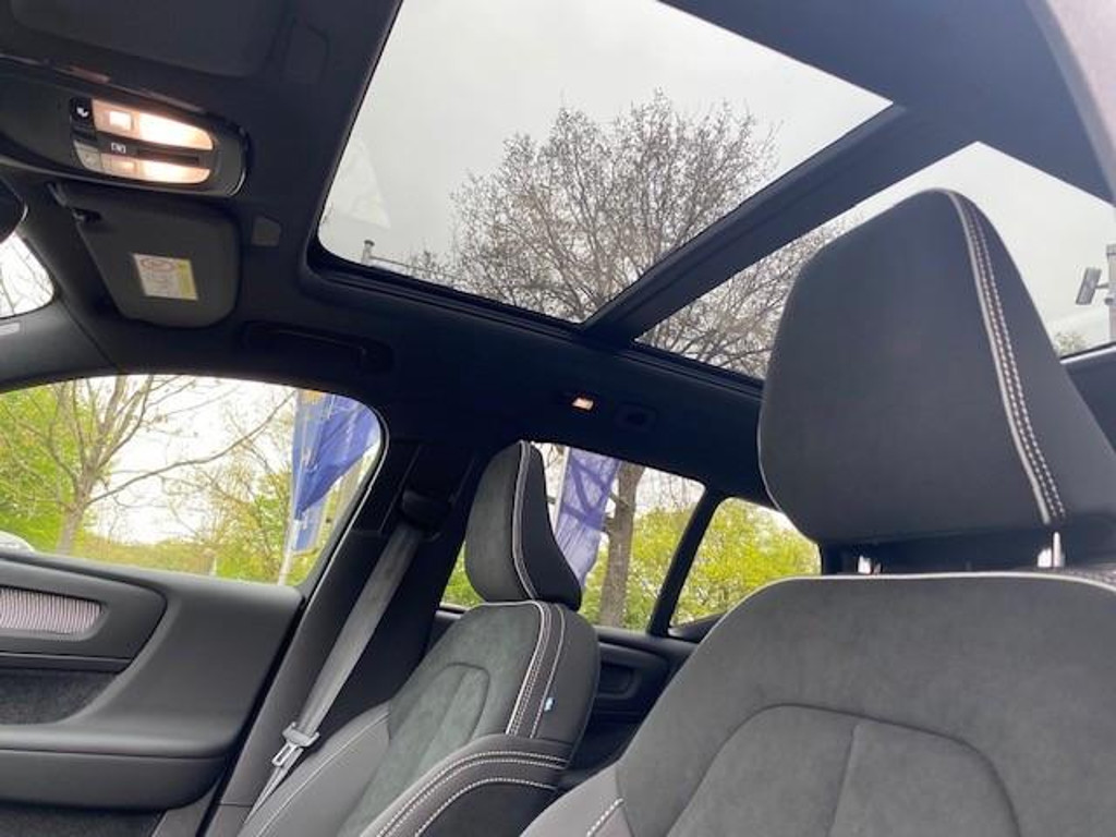 Volvo EX40