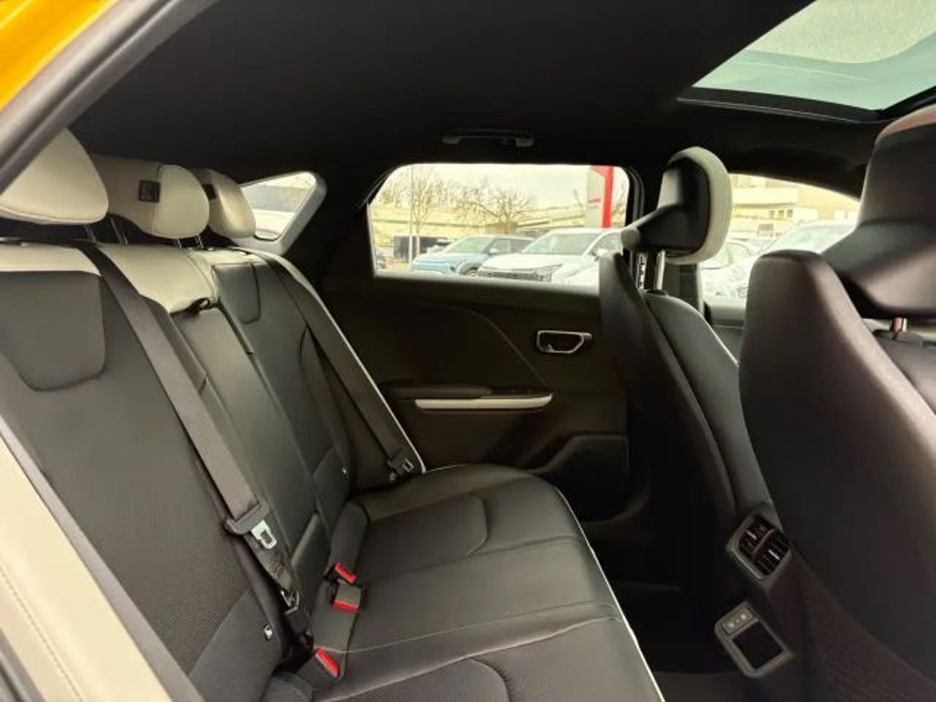 Kia K4