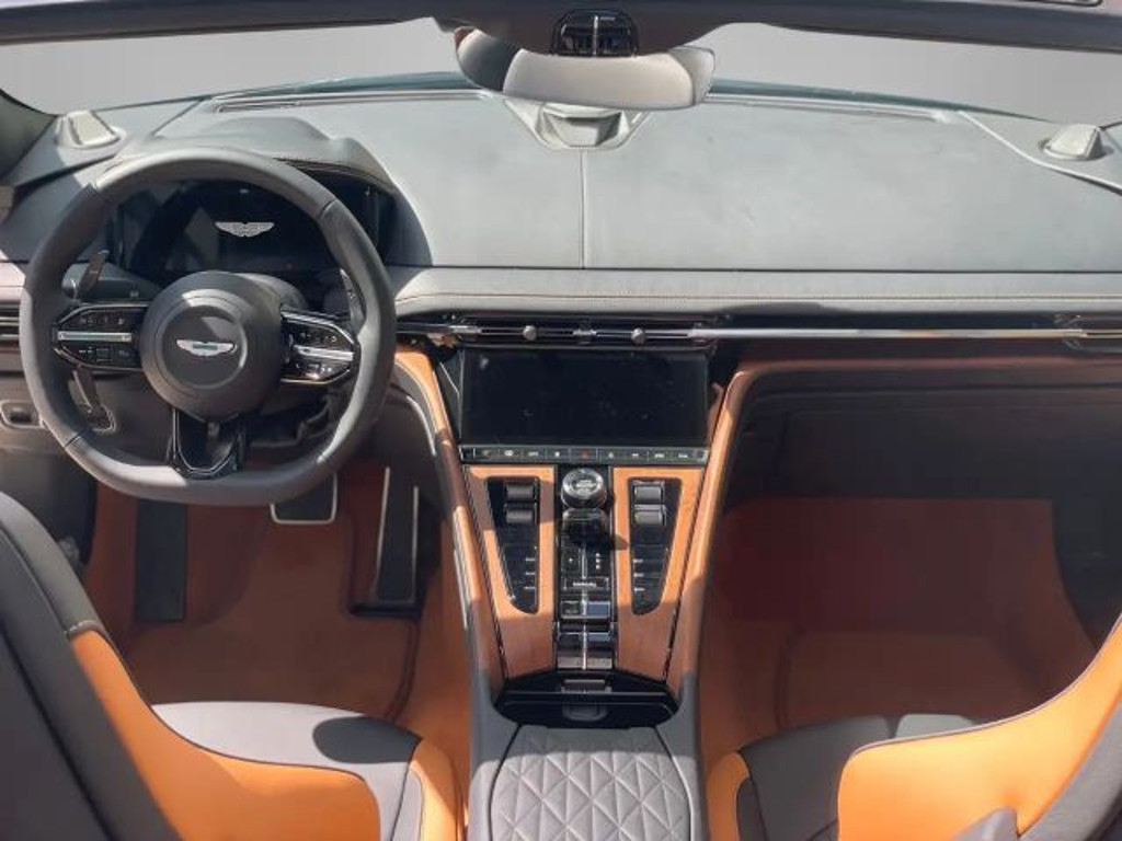 Aston Martin DB12