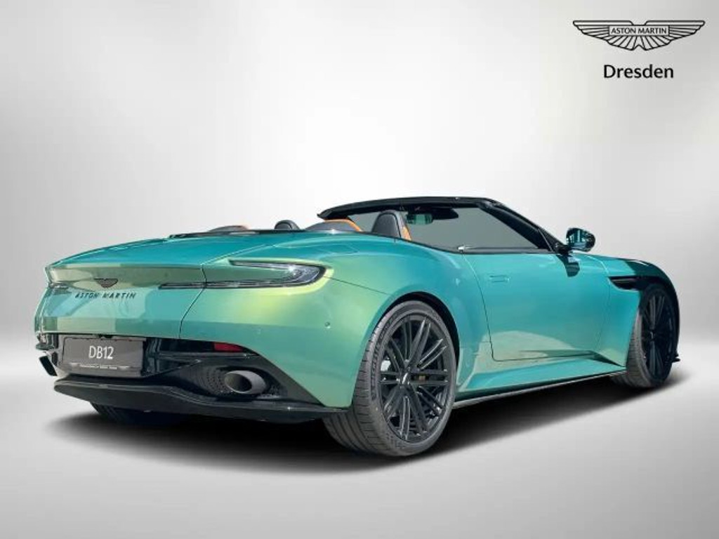 Aston Martin DB12