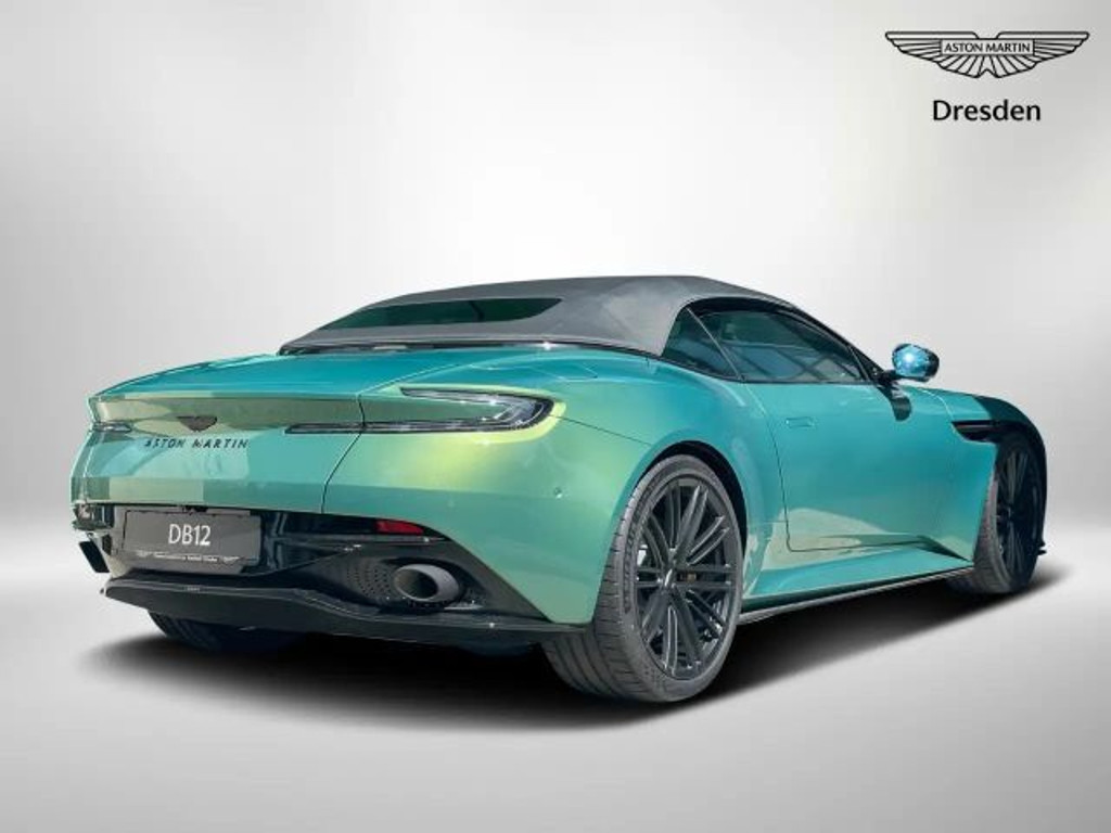 Aston Martin DB12