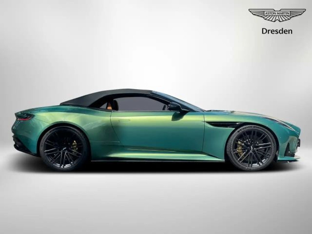Aston Martin DB12