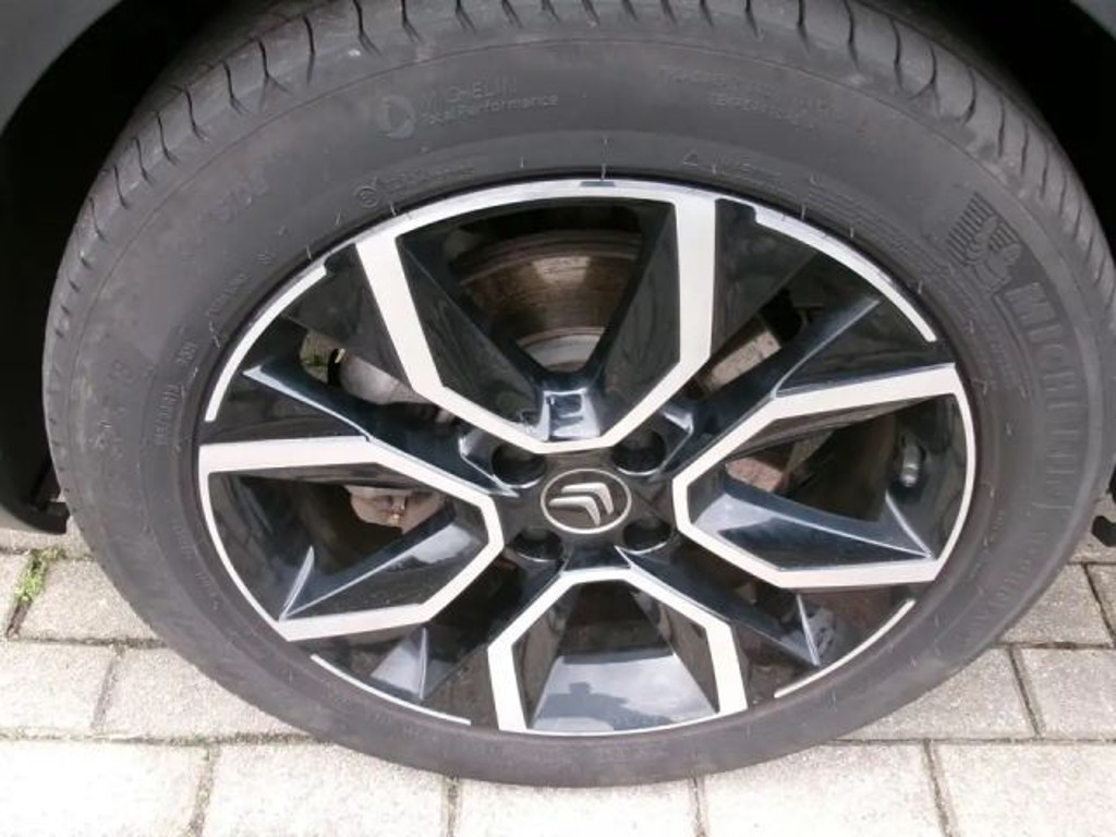 Citroën Ë-C4