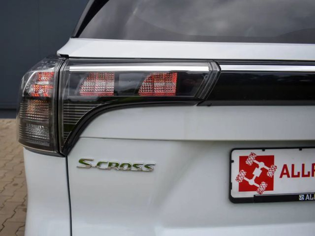 Suzuki S-Cross