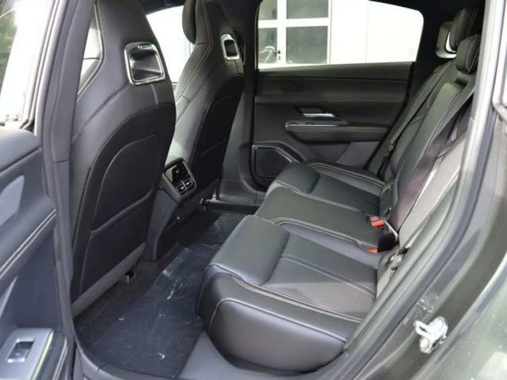 Mazda 6e
