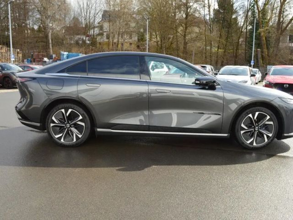 Mazda 6e