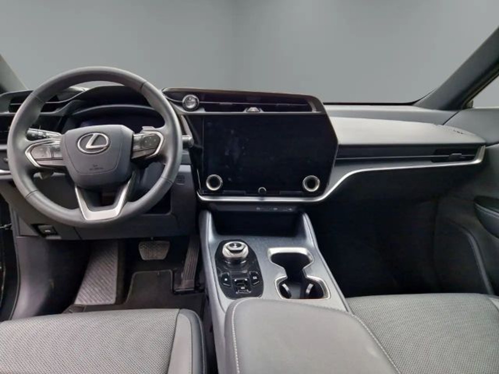 Lexus RZ