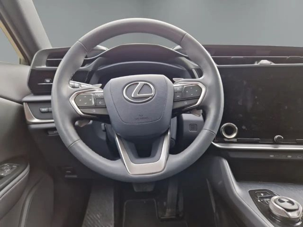 Lexus RZ