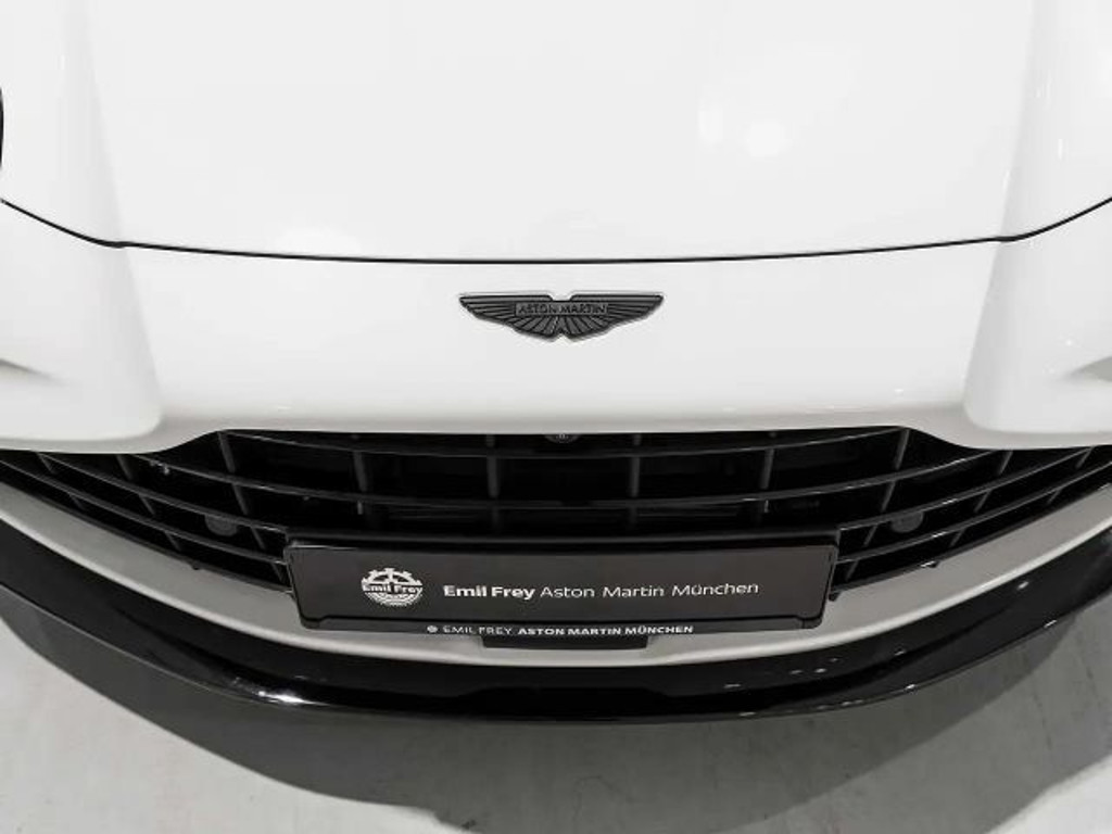 Aston Martin V8