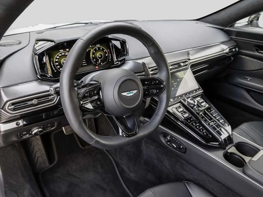 Aston Martin V8