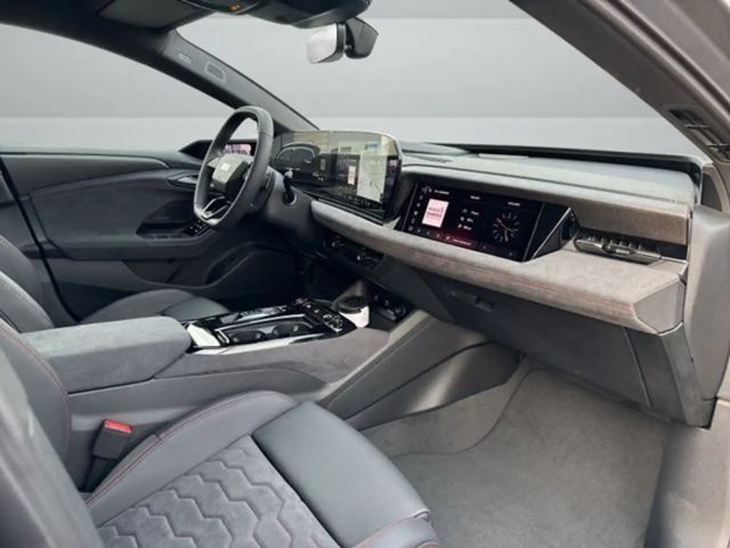 Audi S6 e-tron