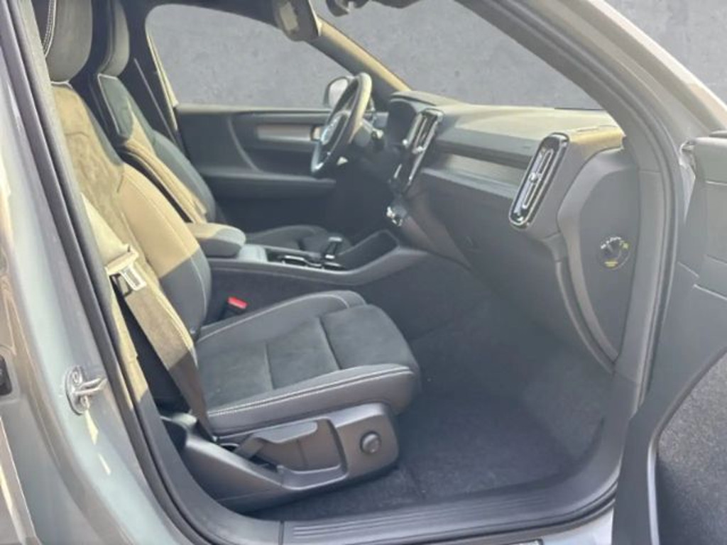 Volvo EX40