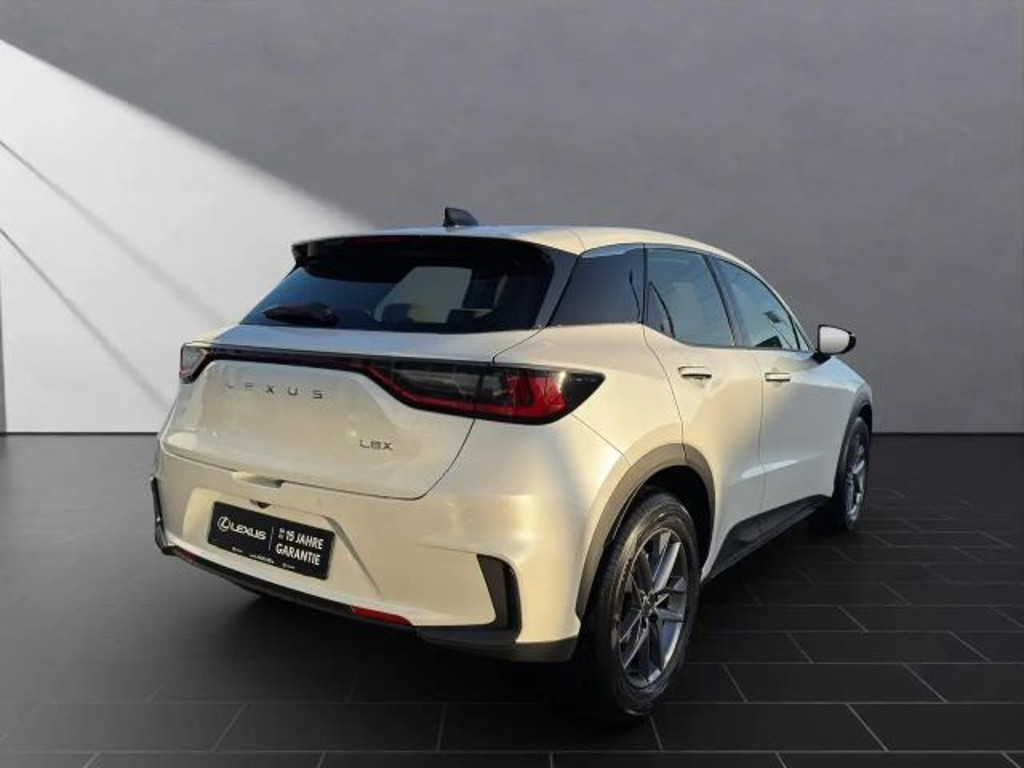 Lexus LBX