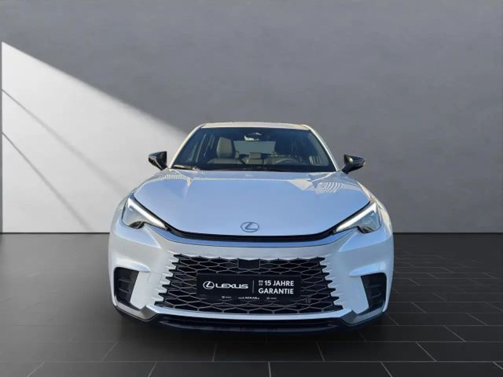 Lexus LBX