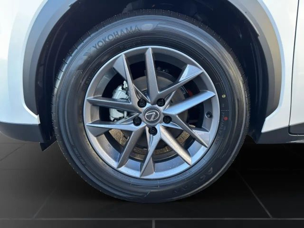 Lexus LBX