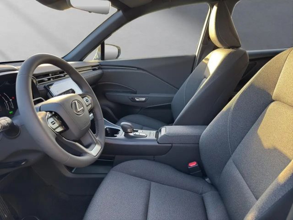 Lexus LBX
