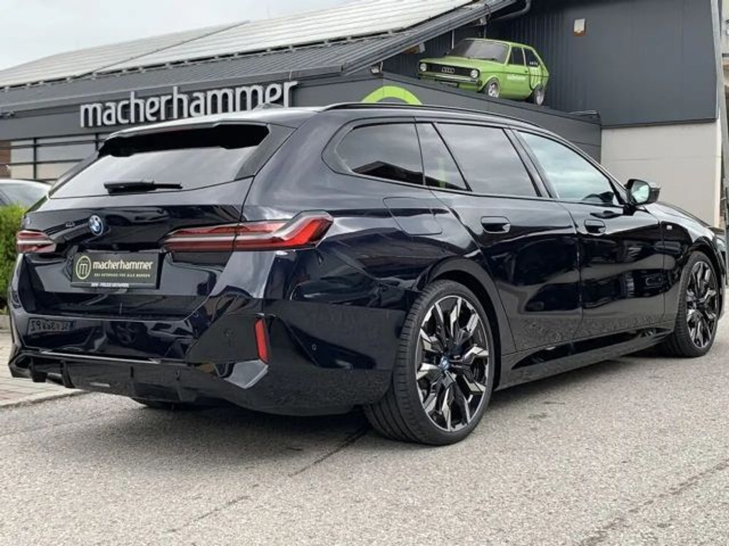 BMW i5