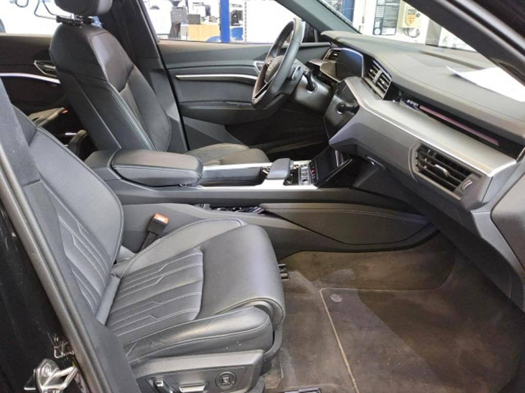 Audi Q8 e-tron