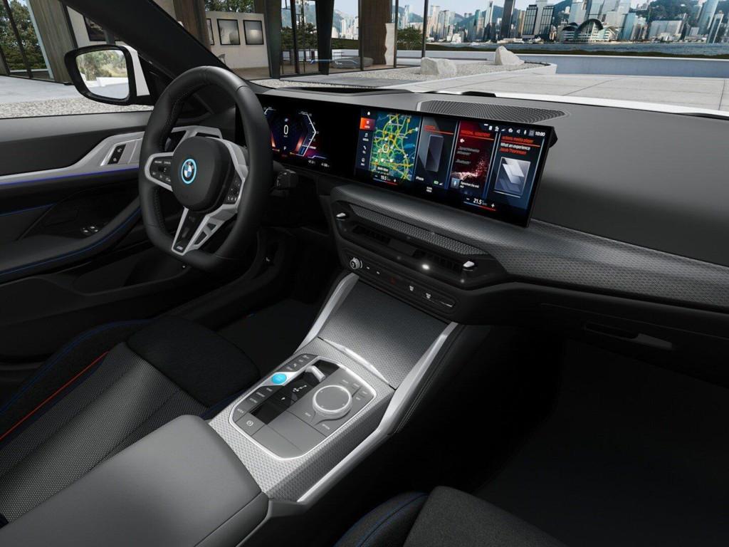 BMW i4