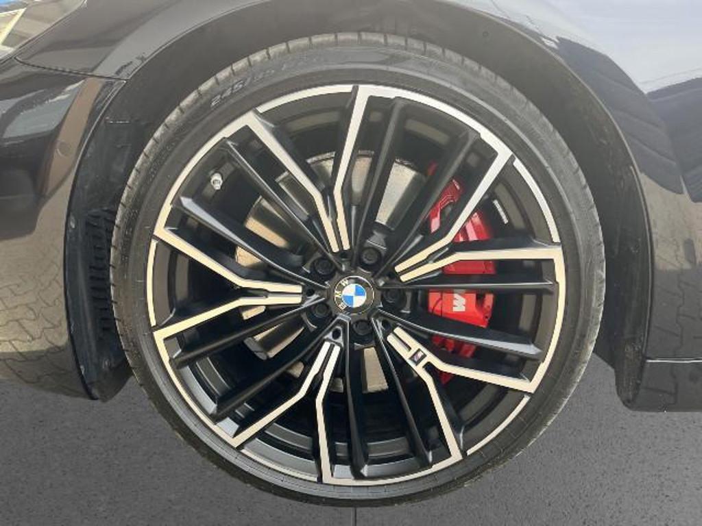 BMW M550