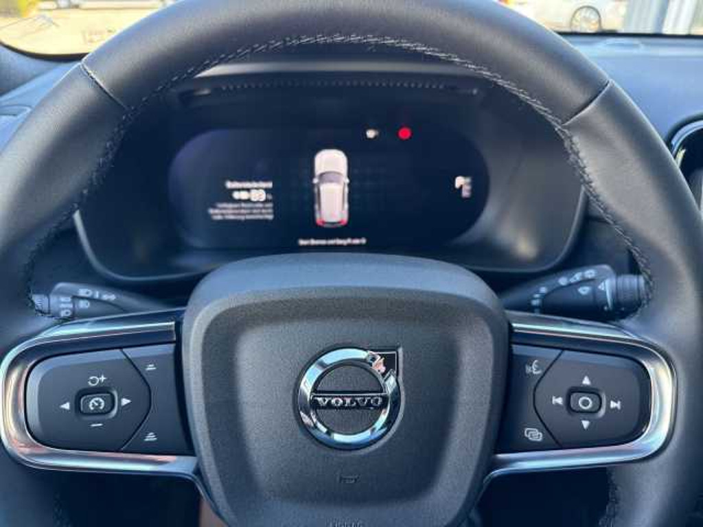 Volvo EX40