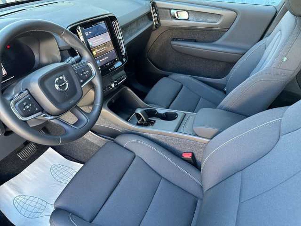 Volvo EX40