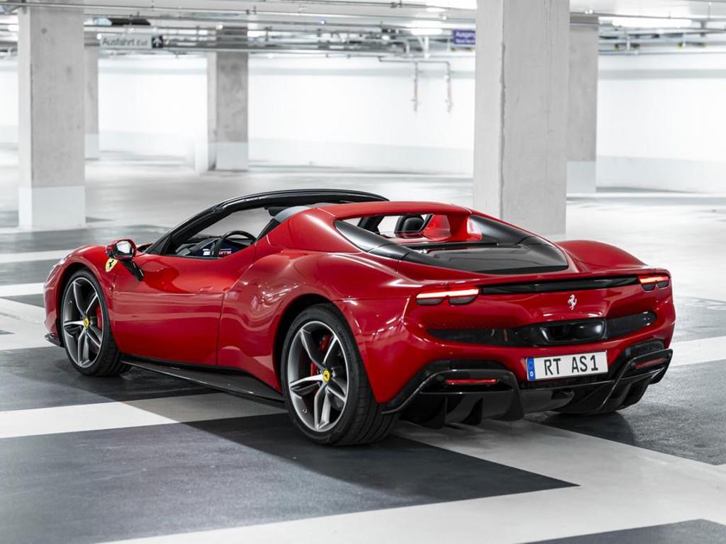 Ferrari 296 GTS
